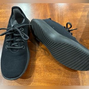 New Women’s Allbirds - size 8